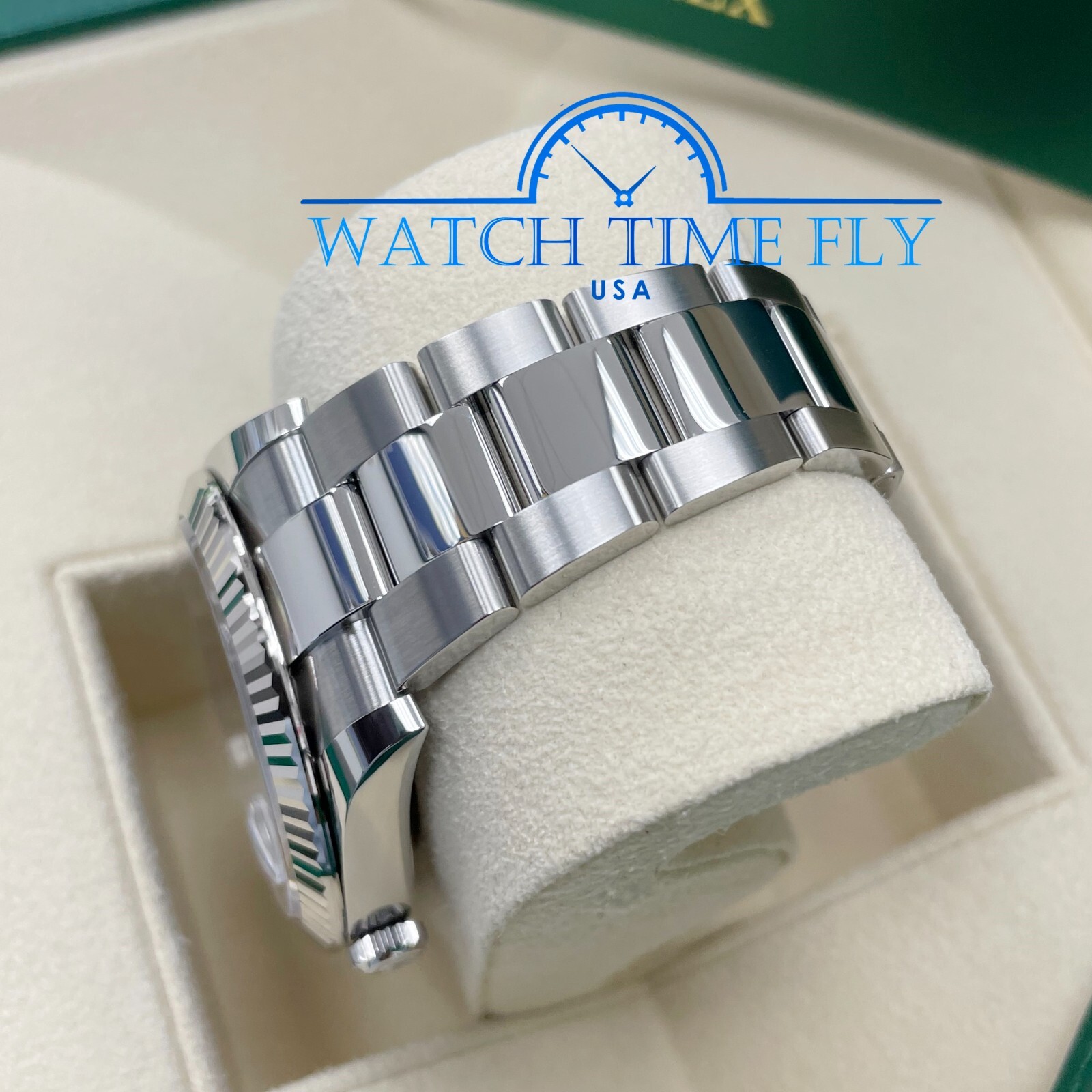 Pre-owned Rolex Datejust 41mm 126334 Fluted Bezel Blue Index Dial Oyster Bracelet Steel