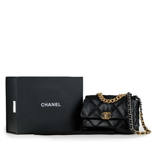 【ヴィンテージ】Rank:S☆Chanel Black 19 Maxi Series29 Bag Chanel Maxi 19 Flap Bag – North Shore Exchange