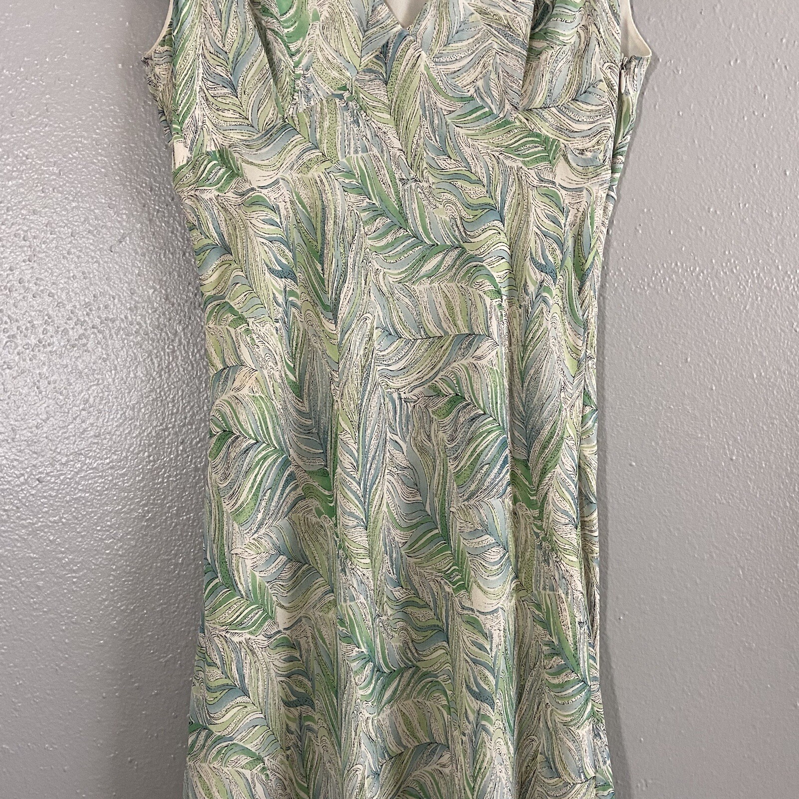 VTG BCBG Paris 100% Silk Dress Size 