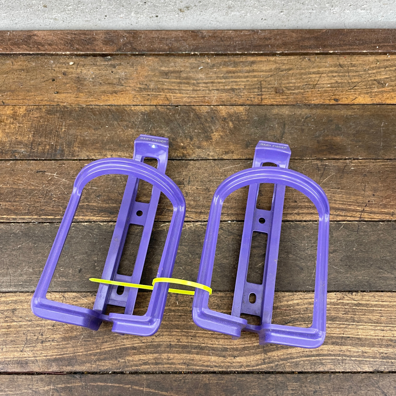 Vintage Gary Fisher Water Bottle Cages Purple Pair Road Bike MTB Violet Set A2