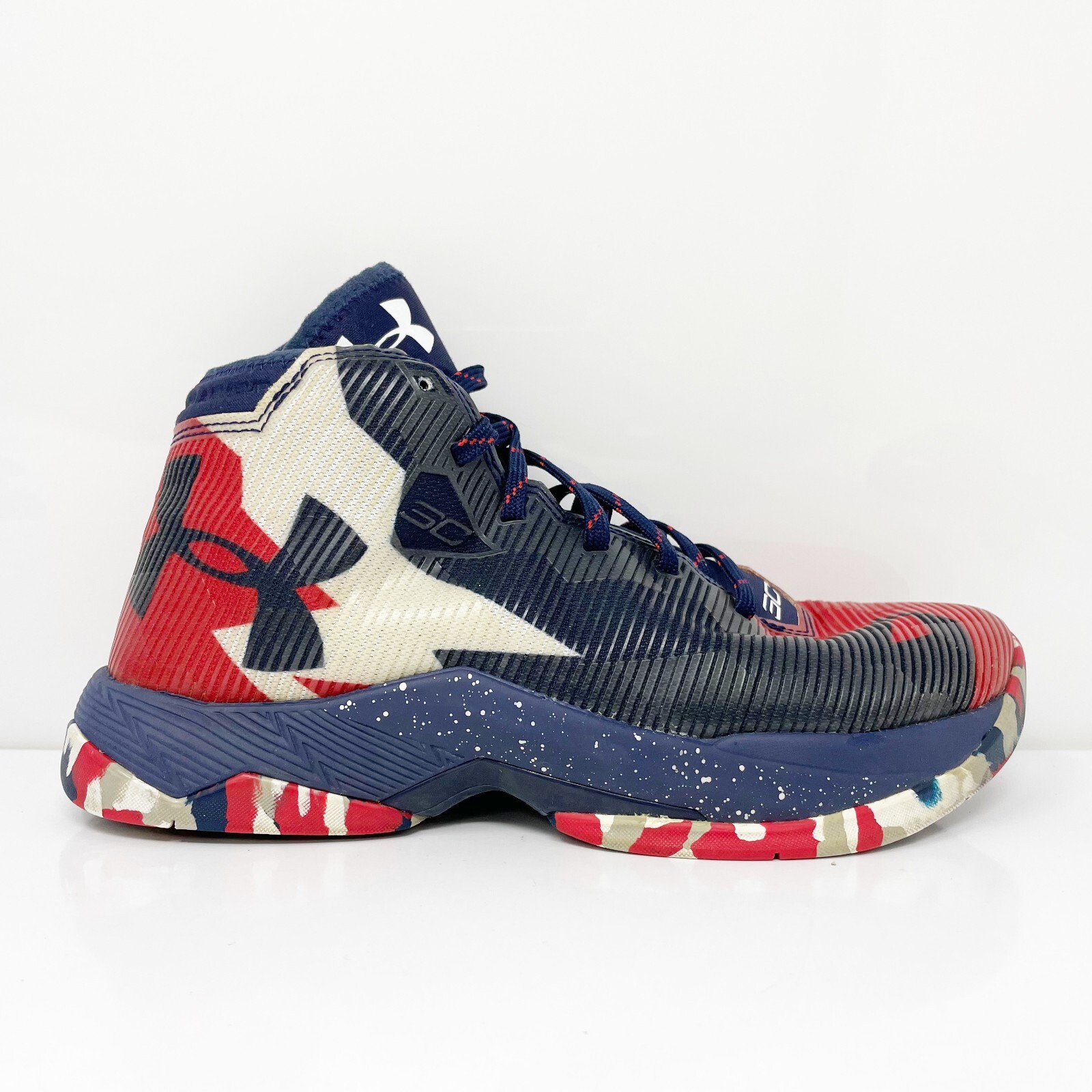 

Кроссовки для баскетбола Under Armour Boys Curry 2.5 1274062-411 Разноцветные 5,5 лет, Multicolor, Curry 2.5
