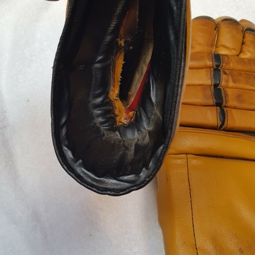 Vintage COOPER WEEKS Professional Hockey Gloves 16 Armadillo Thumb Solid Cowhide