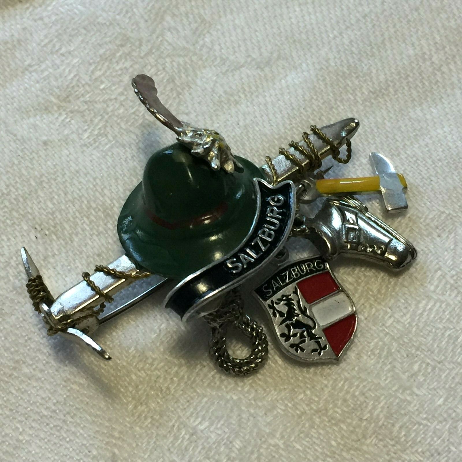 Vtg Salzburg Austria Pin Souvenir Travel Alpine Hat Hiking Pinback Lapel Pin