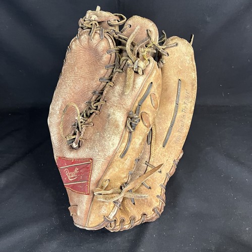 Vintage Rawlings First baseman's Glove  Stitching