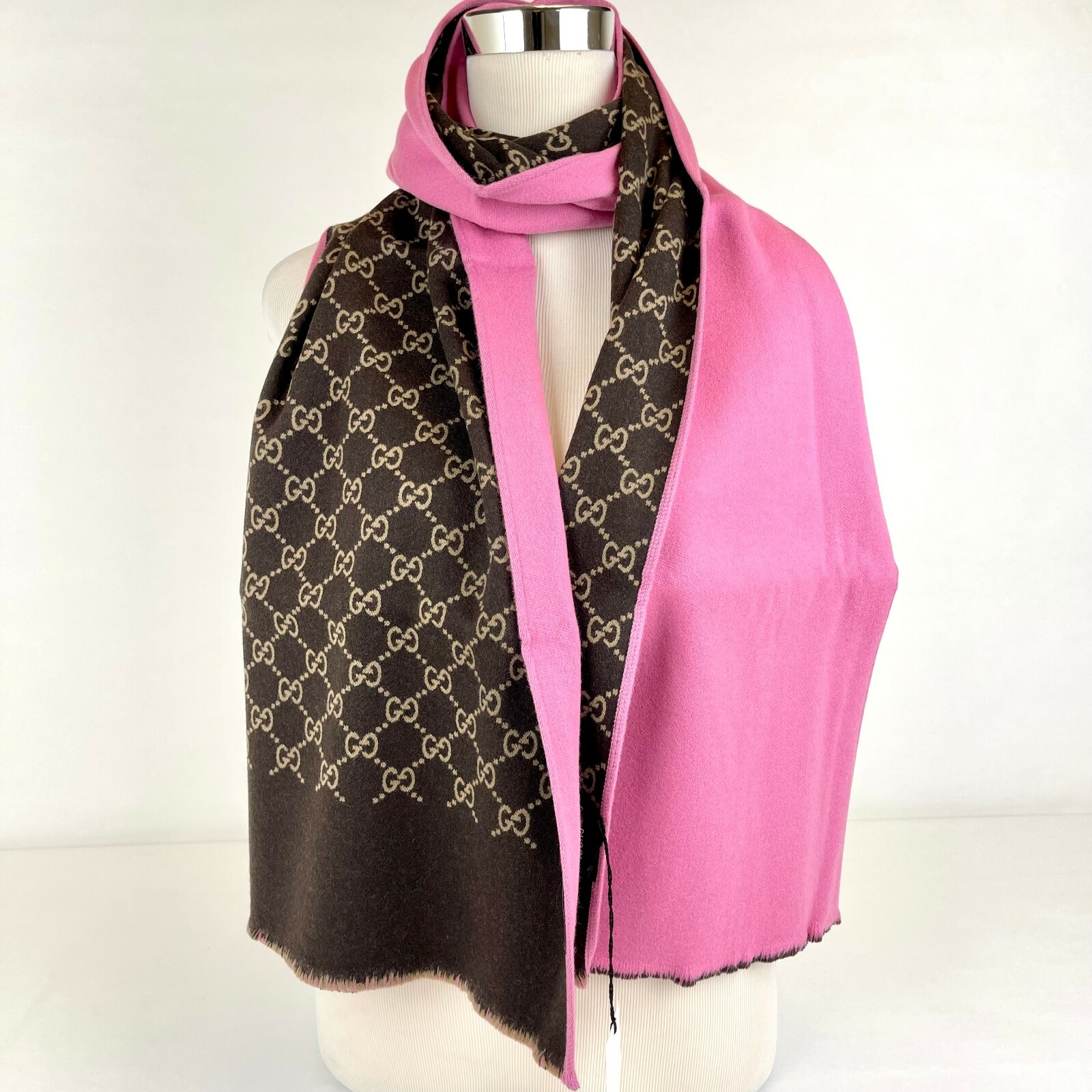 New Gucci Unisex Pink/Brown GG Logo Two Tone Long Wool Silk Scarf 528946 5800 New Gucci Unisex Pink/Brown GG Logo Two Tone Long Wool Silk Scarf 528946 5800