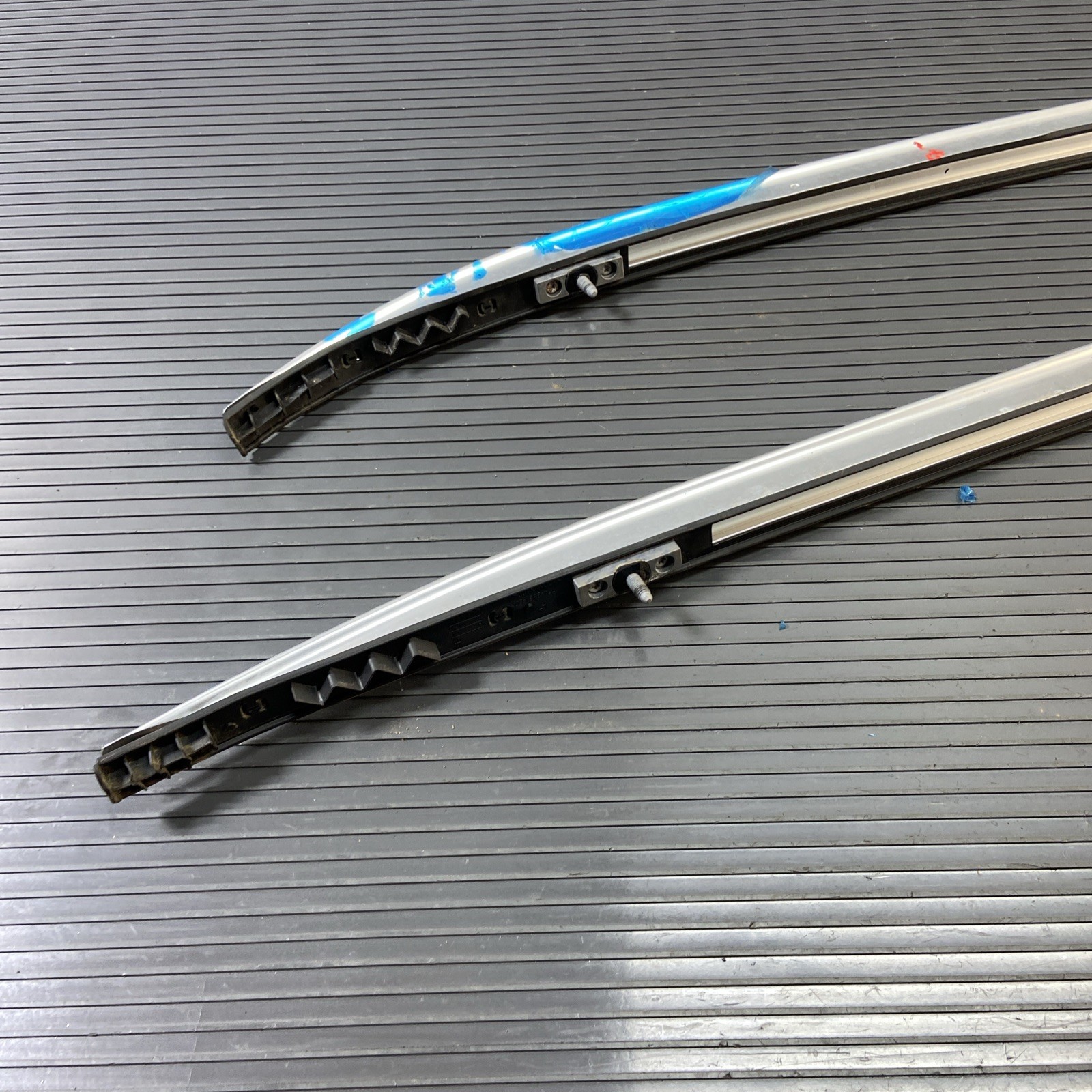 アクセサリー X1 2023-2025 BMW X1 U11 Roof Rail Rack Left & Right Chrome OEM
