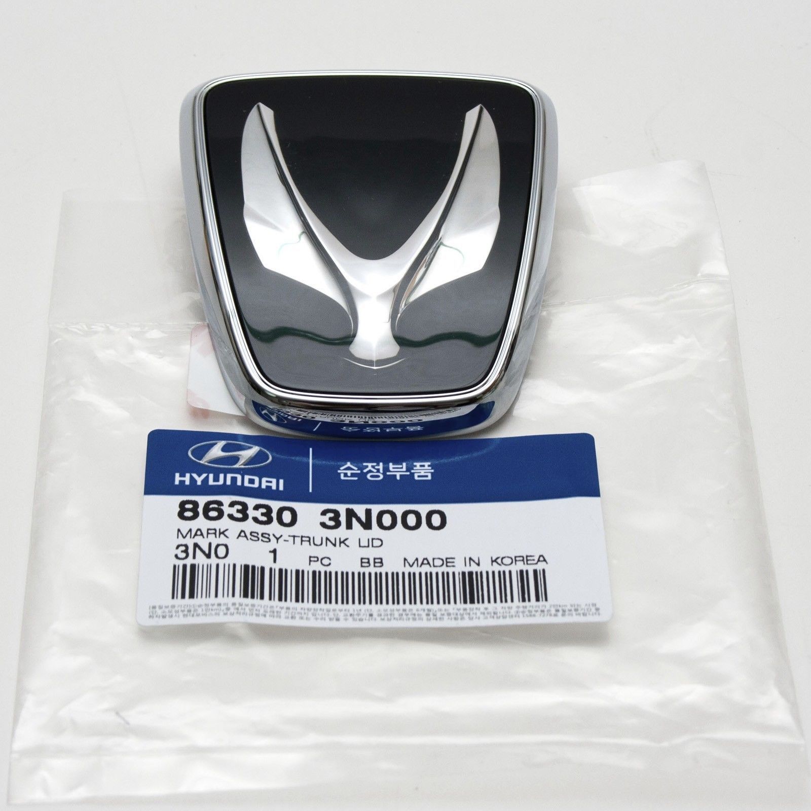 naco様 86330 3N000 Genuine Equus/Centennia​l Side Trunk Emblem Logo