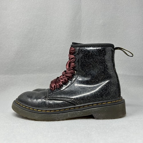 y　　Dr.Martens 32053001.80?$smart320$&fmt=auto