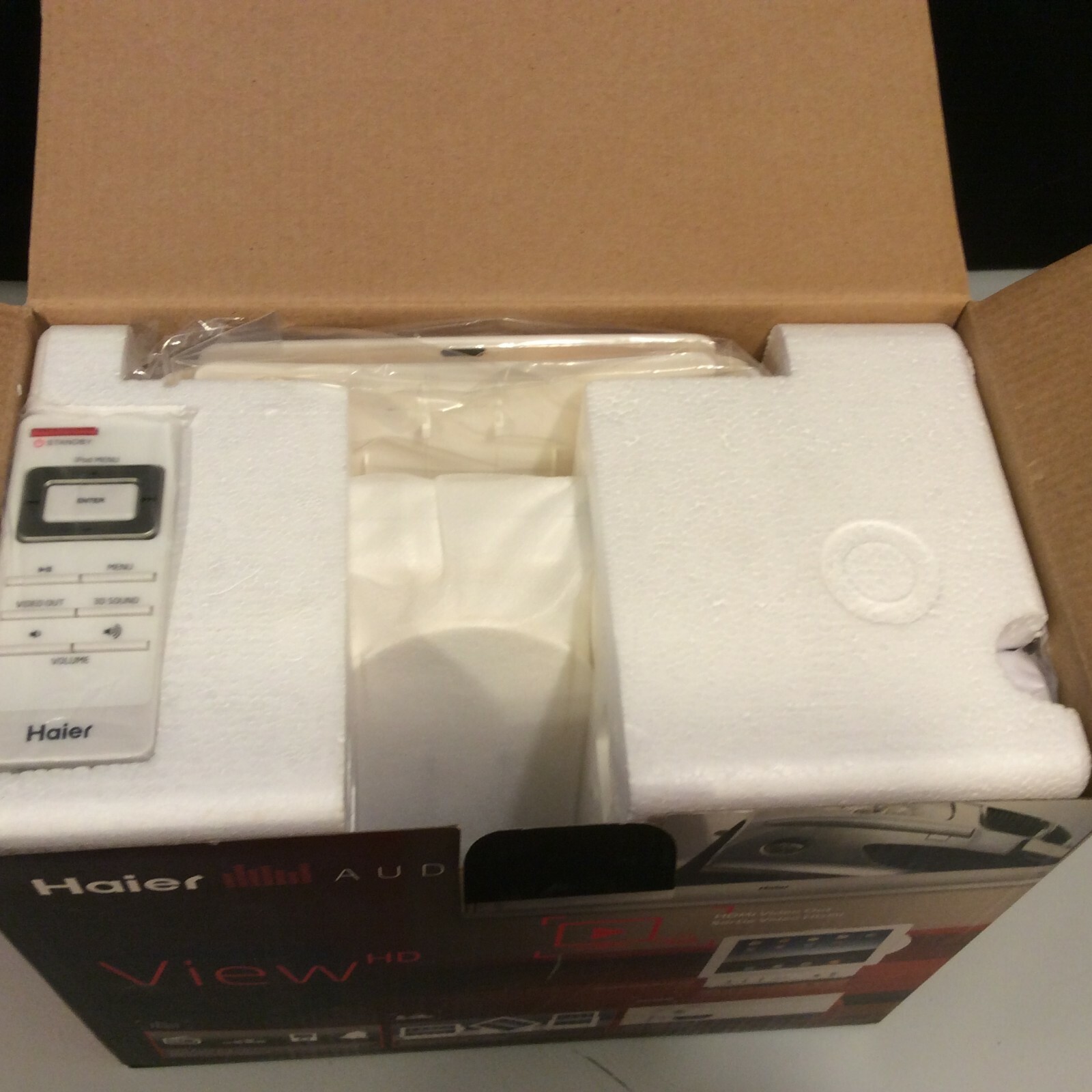 Haier Audio View HD Docking Station for Ipad Iphone and Ipod IPD-157W