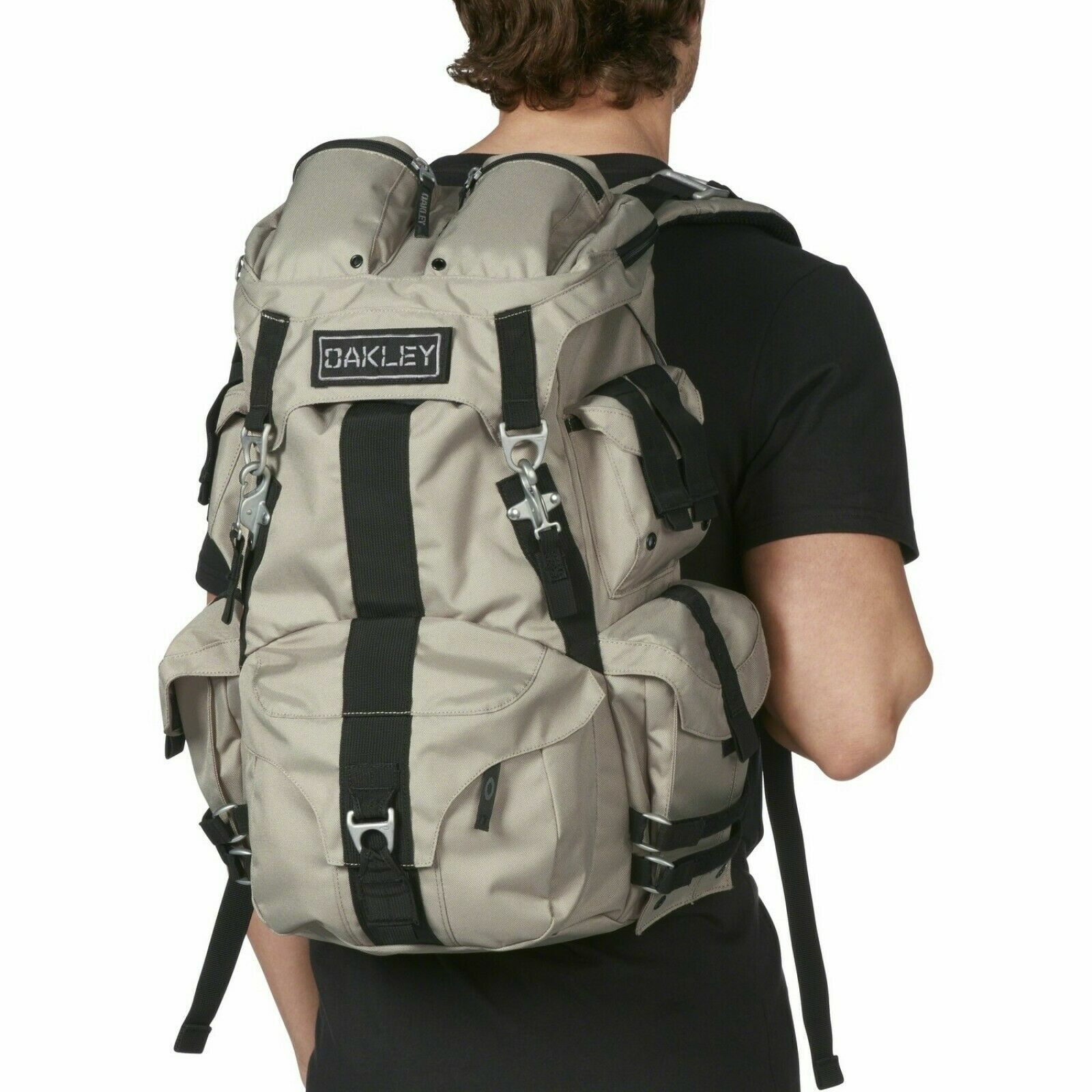 oakley daypack