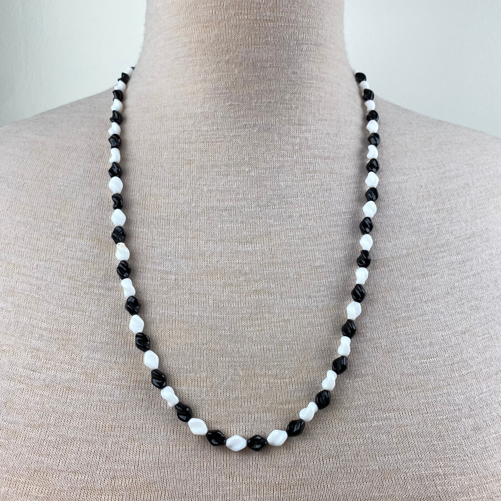 Vintage Black & White Swirl Bead Necklace 28