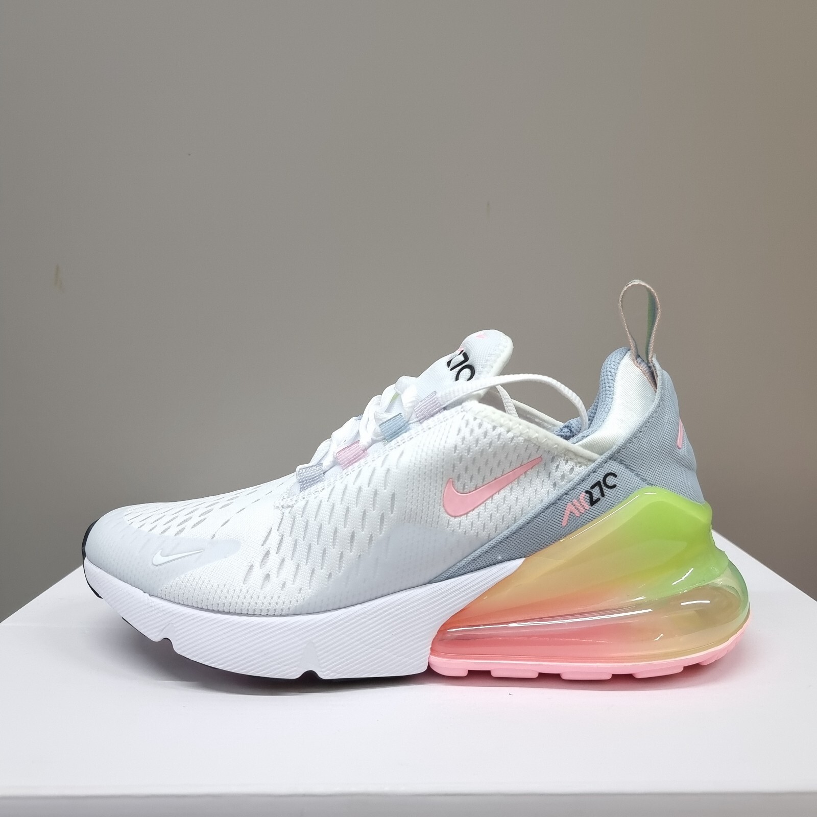 sneaker news sacai