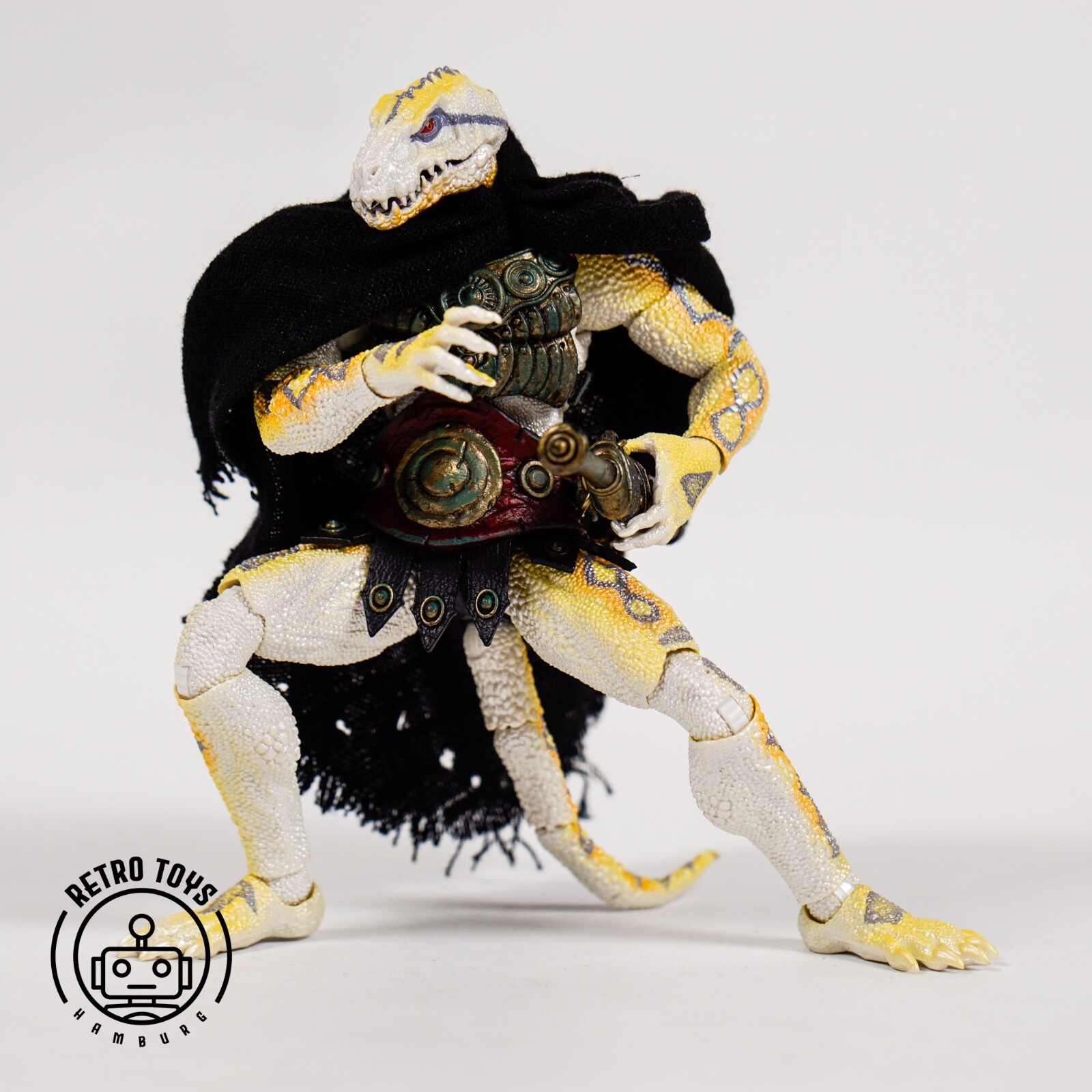SAVAGE CRUCIBLE Shield Of D'Zaera EXCLUSIVE Reptile Figur