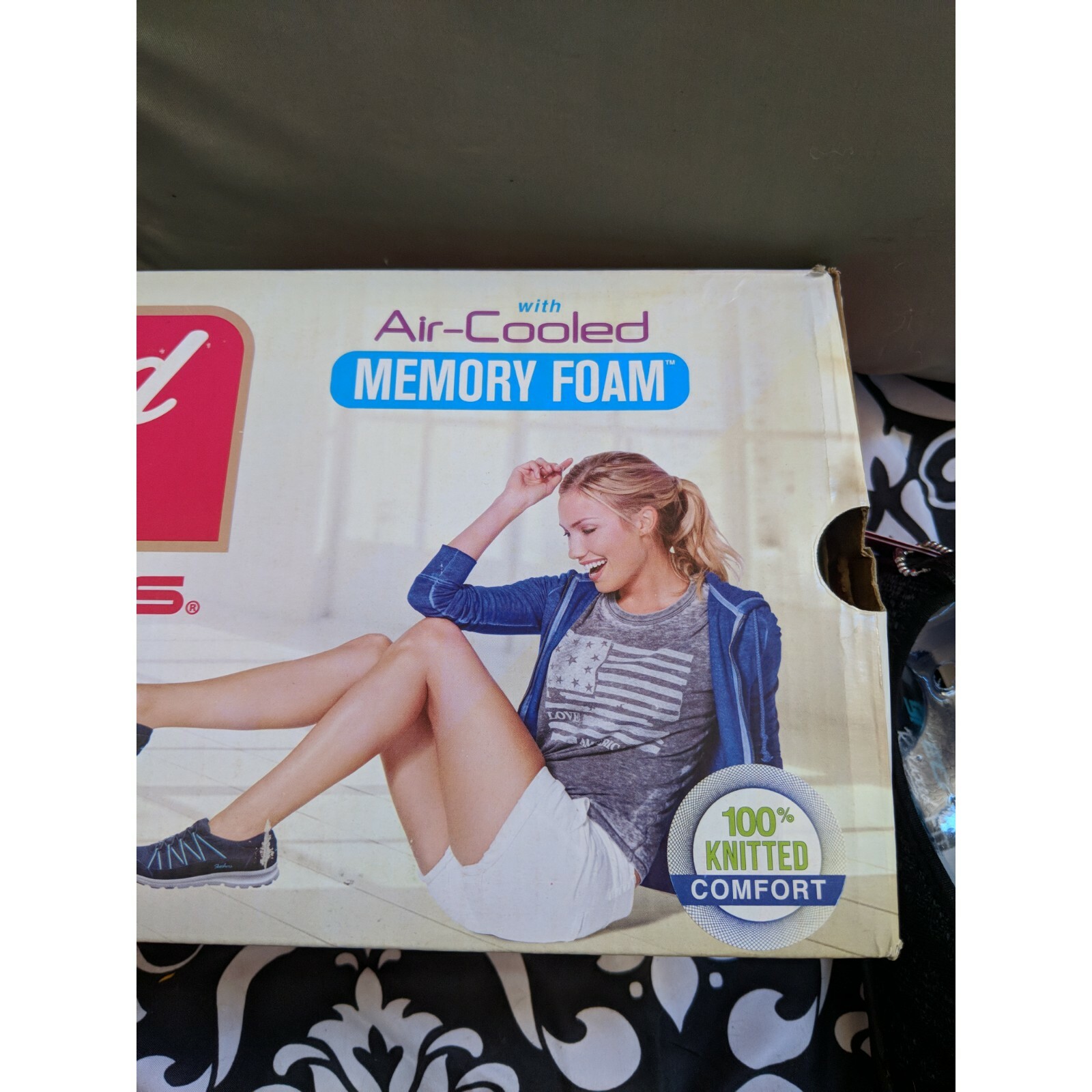 Skechers Black Slip On Sneakers Never Worn Relaxed Fit Memory Foam Sz 7