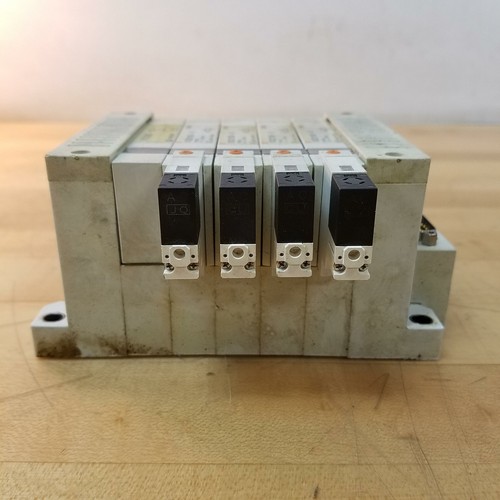 SMC Pneumatic Solenoid Valve Assembly (4) VQ2100-3 & (1) VVQ2000-10A-1 - USED