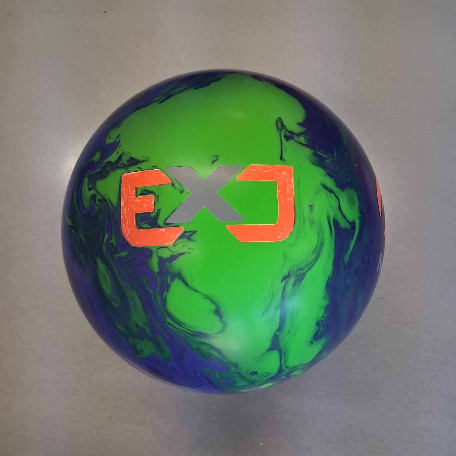 Motiv Venom ExJ Limited Edition Bowling Ball 14 LB. 1ST QUAL