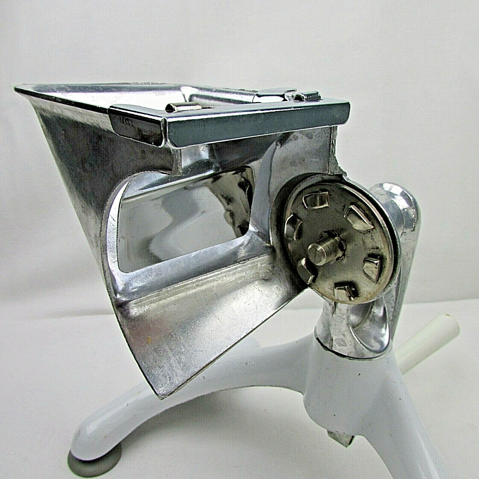 Salad Grater Grinder Food Processor w/3 cones hand guard suction feet