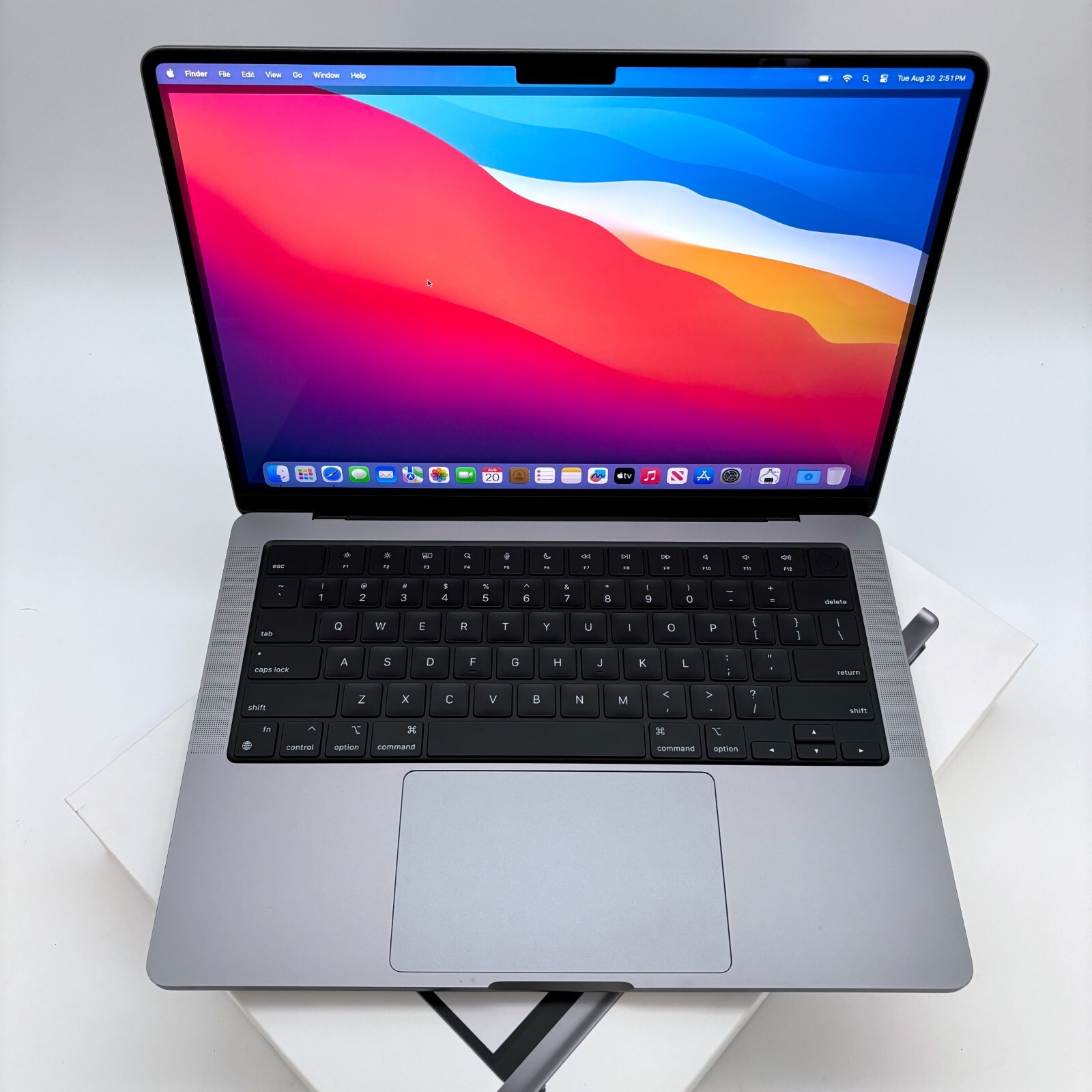 Apple MacBook Pro 14 Apple MacBook Pro 14