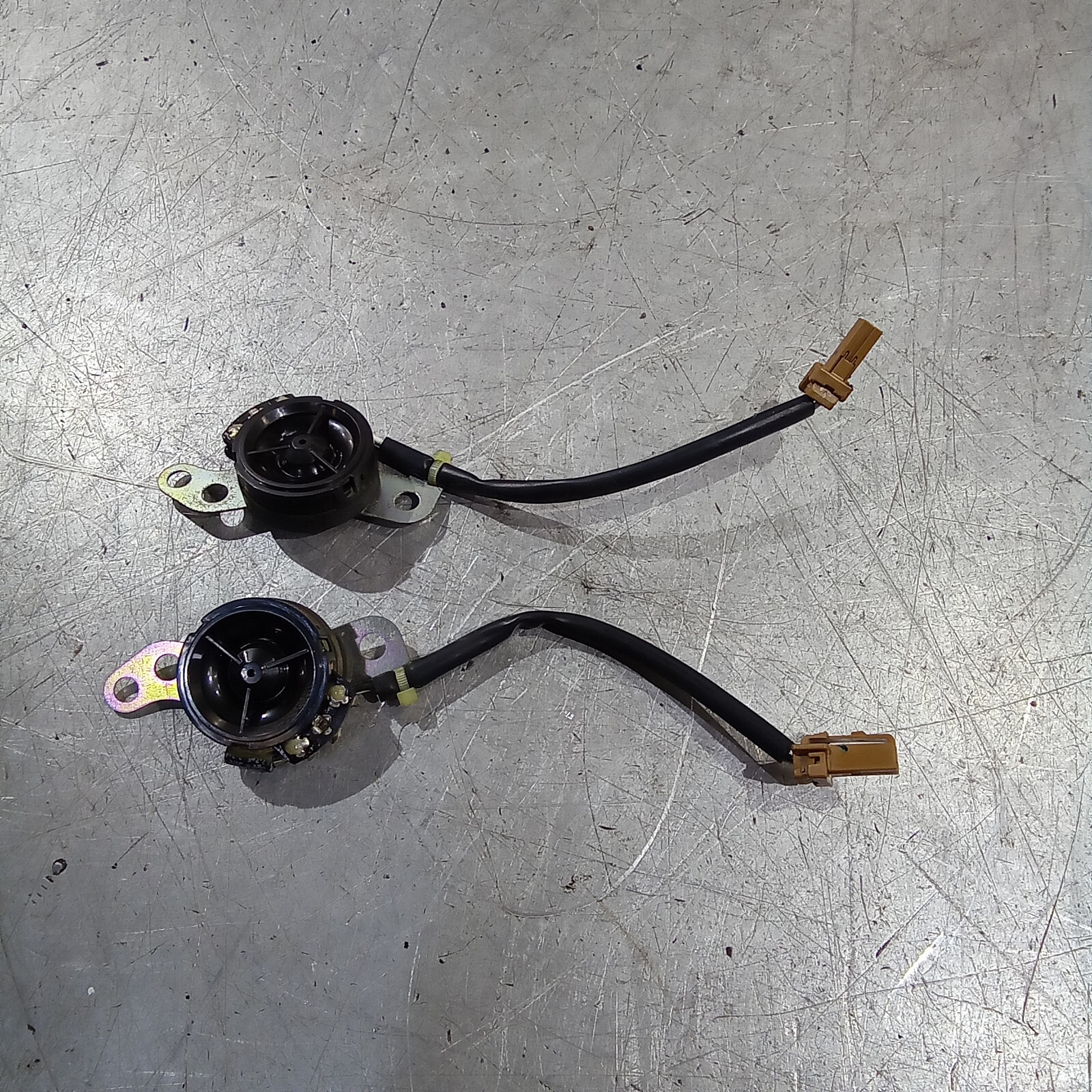 Nissan 350Z V6 2002-2009 PAIR of OEM Front Tweeter Crossover Speakers