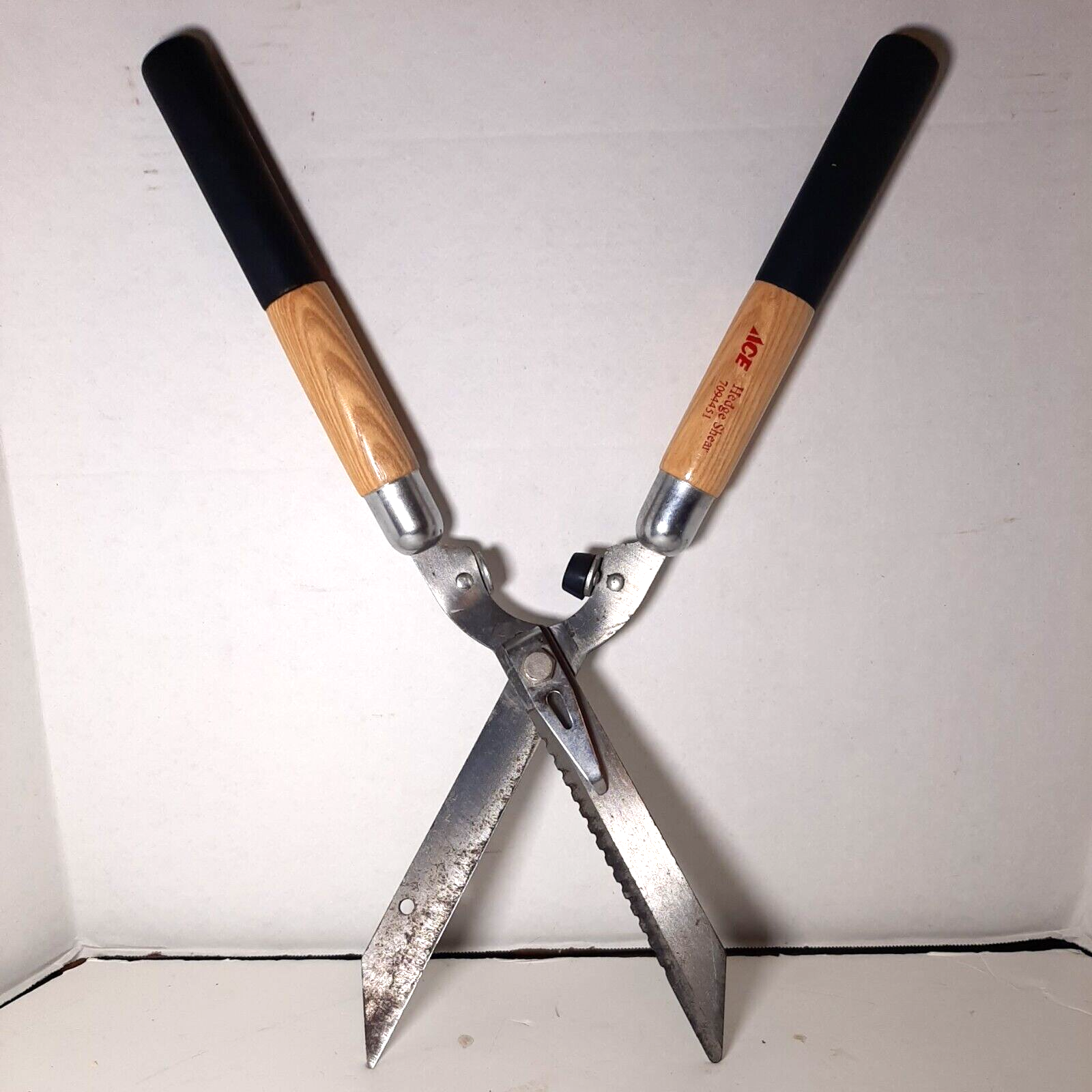Wood Handle Hedge Shears Trimmer. Ace Hardware 7094451 SHARP eBay