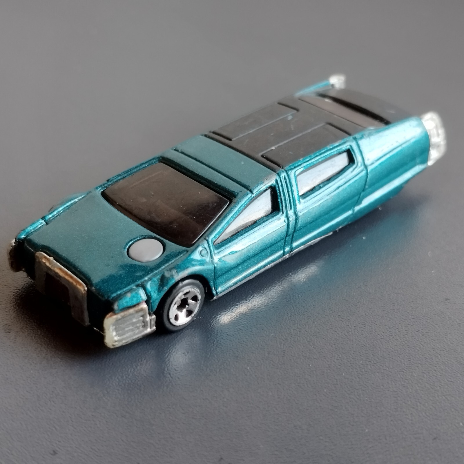 Hot Wheels. Mattel inc. Malaysia 2001. Green SENTINEL 400 LIMO | eBay