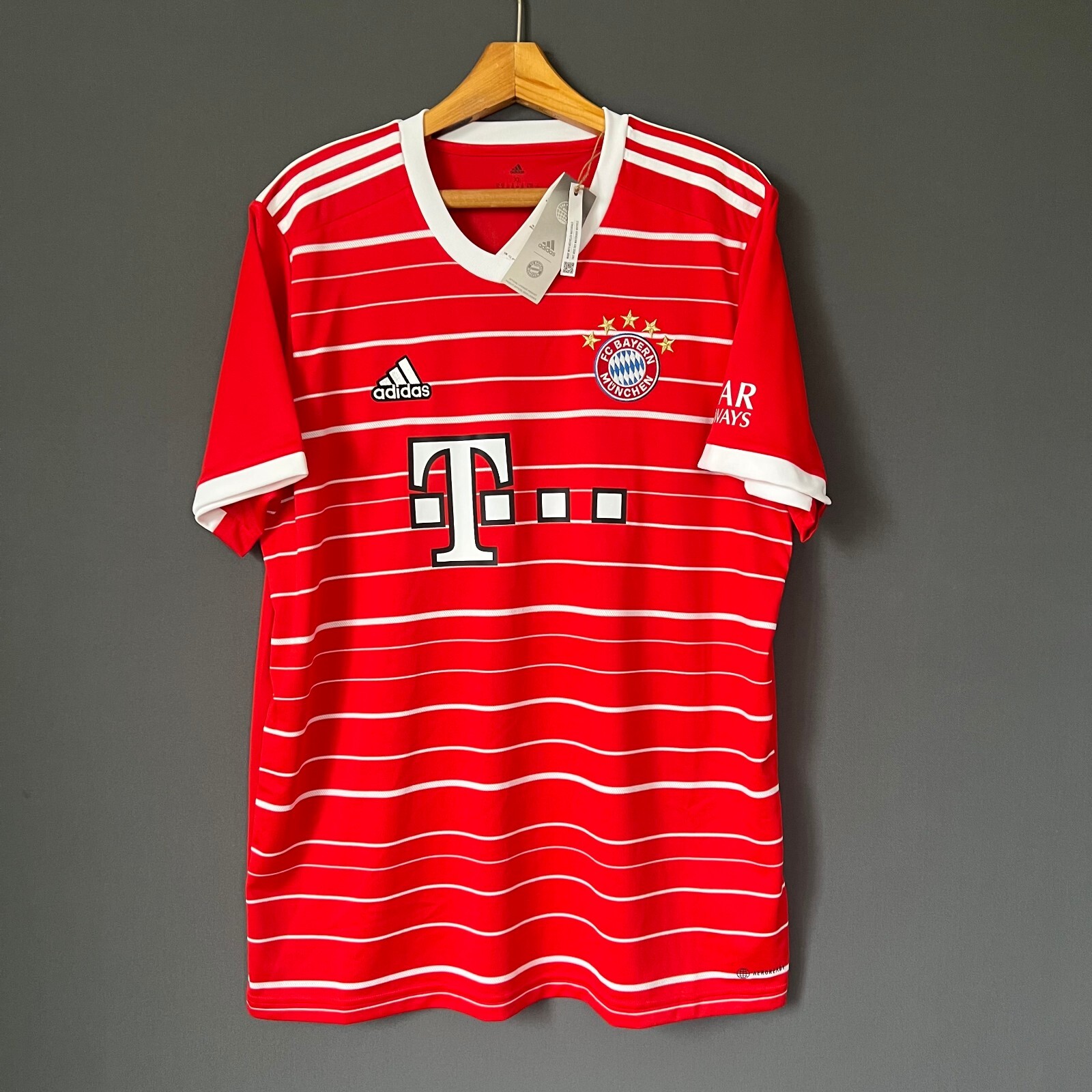 Bayern Munich Jersey 2022/2023 Home Size XL Mens Soccer