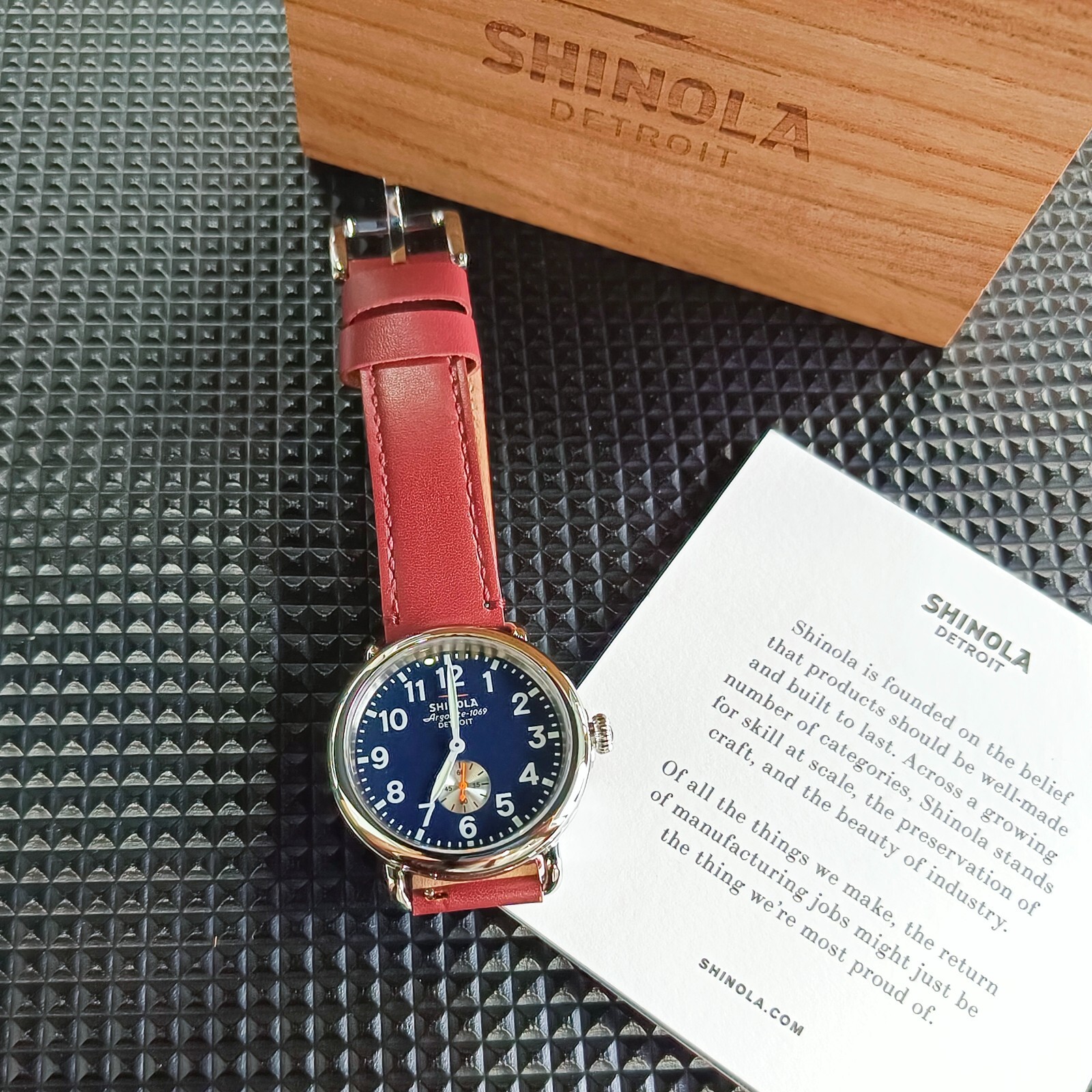 Pre-owned Shinola The Runwell Blue Dial Cattail Leather Strap Chronograph Quartz Watch 41m