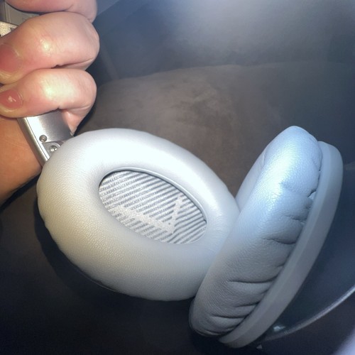 【美品】Bose QUIETCOMFORT 35 Ⅱ シルバー Amazon.co.jp: Bose QuietComfort 35 (シリーズII )ワイヤレス