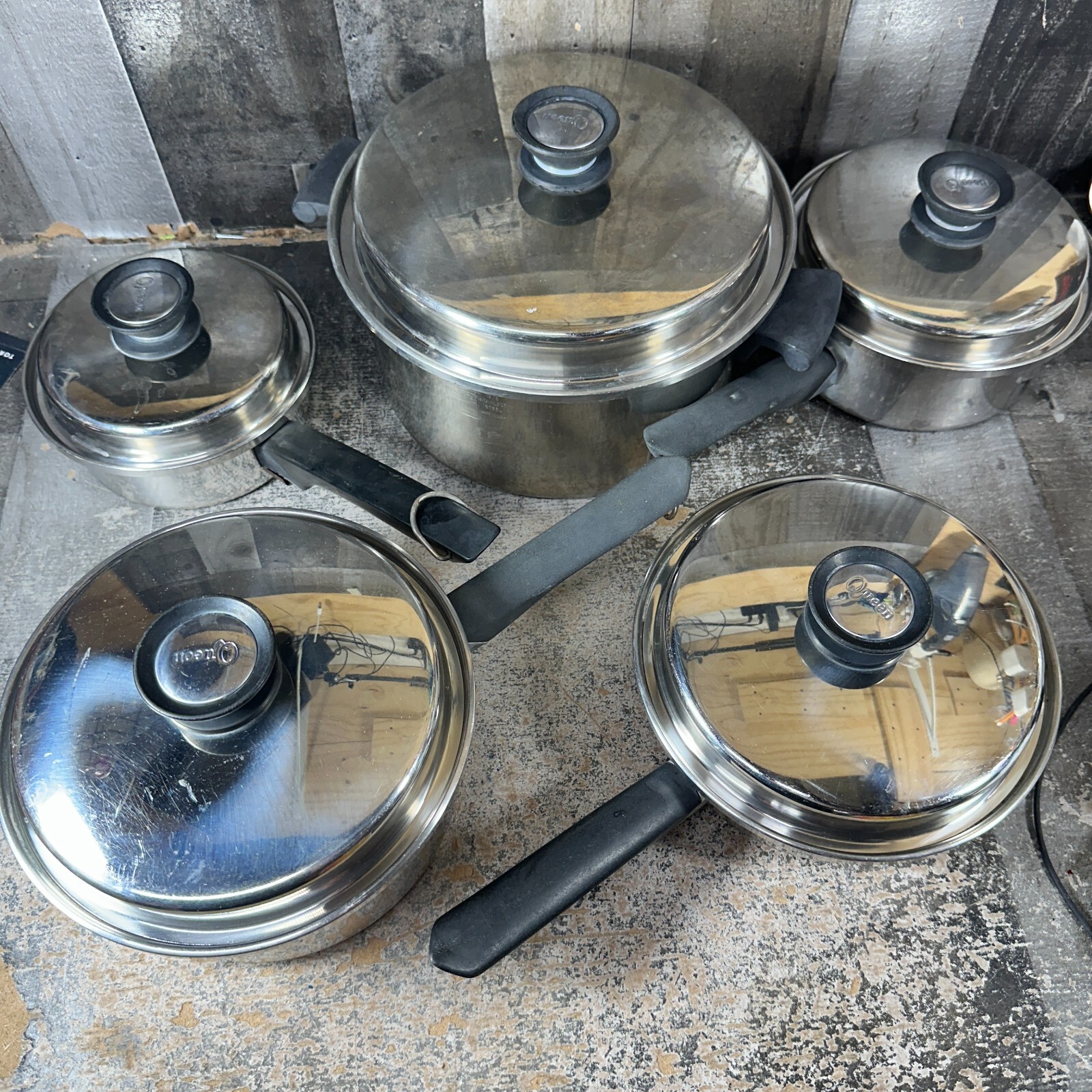 調理器具 AMWAY QUEEN 21 Piece Cookware Set Amway Queen™ 21-piece Cookware includes: - One Litre