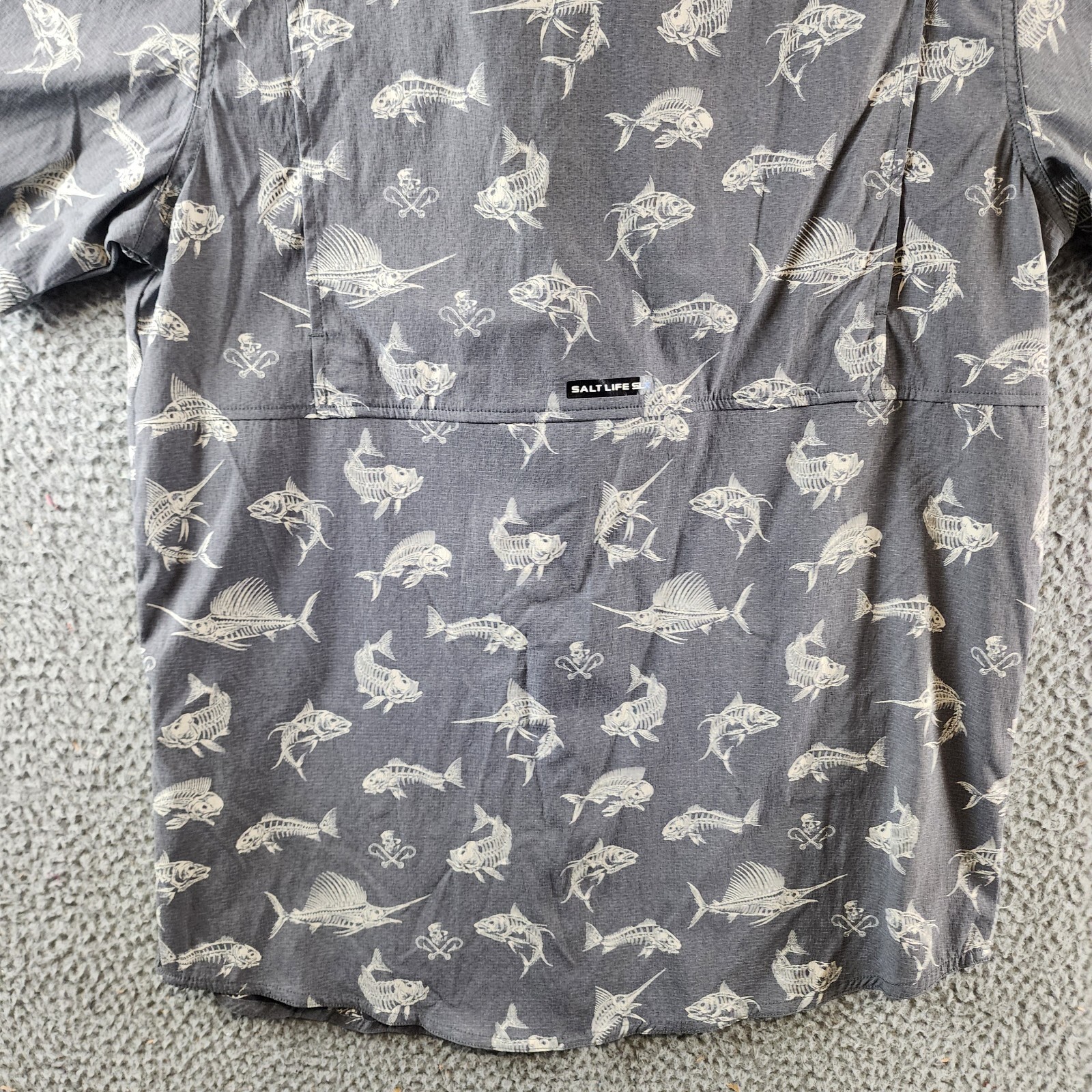 Salt Life Fish N Bones Short-Sleeve Button-Front Shirt Men's S Gray Collared - Picture 6 of 17