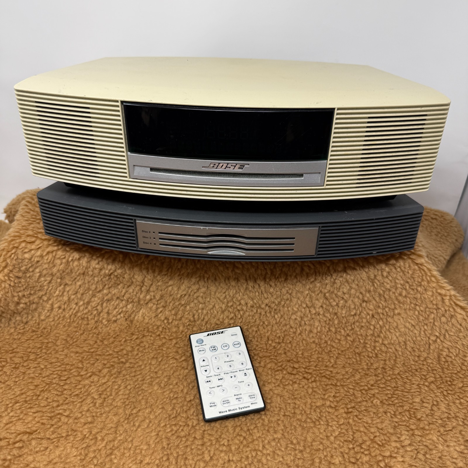Bose Wave Music System AWRCC2 w/ 3-Disc Multi-CD Changer and