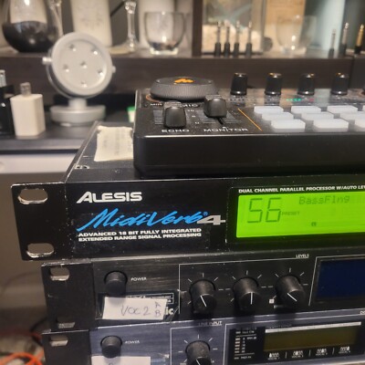 ALESIS MIDI VERB 4 / MULTI-EFFECTS PROCESSOR