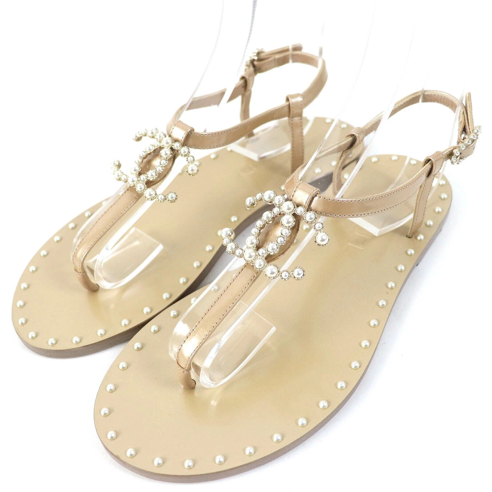 CHANEL 17P G32551 Pearl COCO Mark Leather Thong Sandals 35C CHANEL 17P G32551 Pearl COCO Mark Leather Thong Sandals 35C