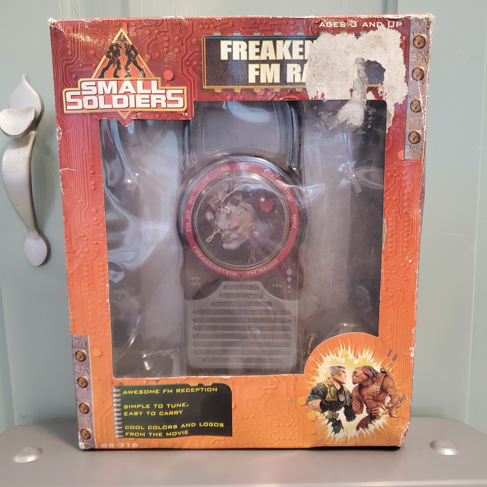 Vintage 90s 1998 Small Soldiers Freakenstein FM Radio - OPEN
