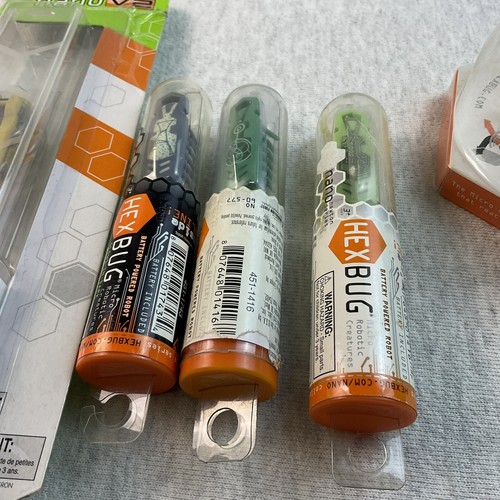 Hexbug  Micro Robotics Creatures Lot OF 6  Pieces 2- Larva And 3- Gravity Nanos