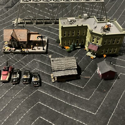 Woodland Sceinic Used N Scale Municipal Building,train Station,cabin,