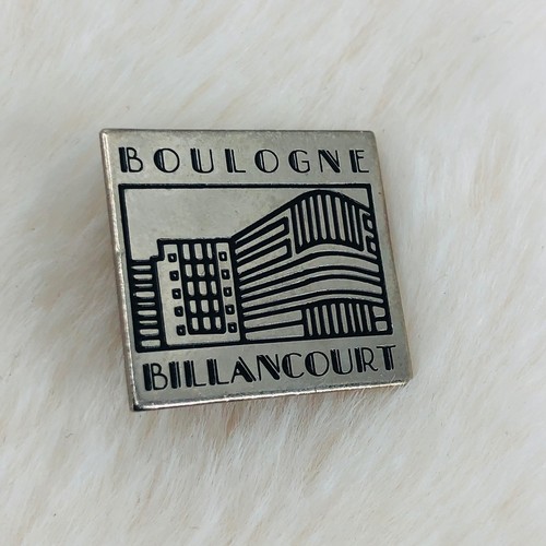 Boulogne Billancourt France Souvenir Silver Tone Lapel Pin