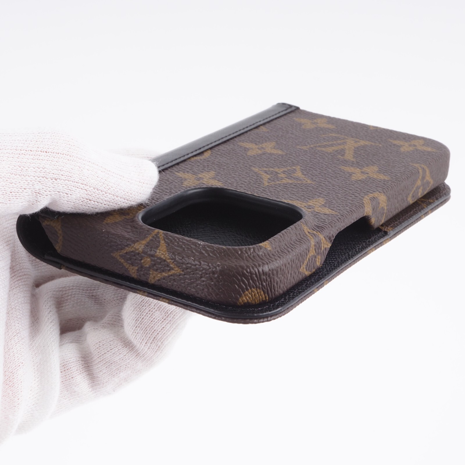 ✨ほぼ新品✨ルイヴィトン バンパー15PRO M82889 モノグラムリバース