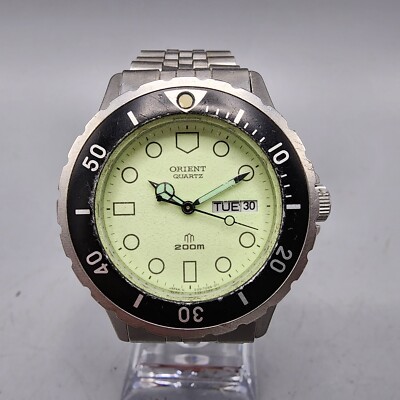 VTG Orient Dive Watch Men 38mm Luminous Dial Silver Tone Daydate D39706-60 PARTS