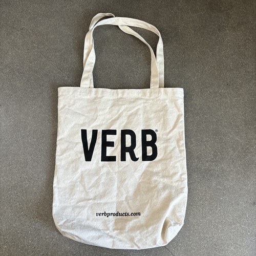★TOUT Y EST★ Athleisure Logo Print Tote Bag IVORY DXTG3123 Deluxe Easy Carry Tote - Berry Heart Embroidery – LeSportsac