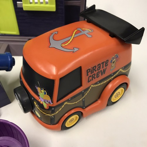 Scooby Doo Pirate Fort + Crystal Cove Lighthouse + Figures + Pirate Crew Van