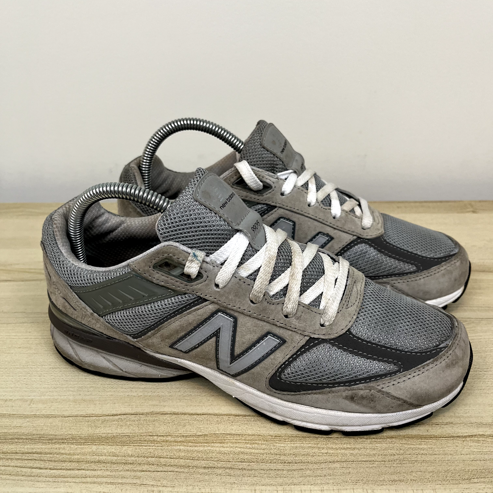 NEW BALANCE 990v5 Womens Size 8.5 M Gray Lace Up Running NEW BALANCE 990v5 Womens Size 8.5 M Gray Lace Up Running