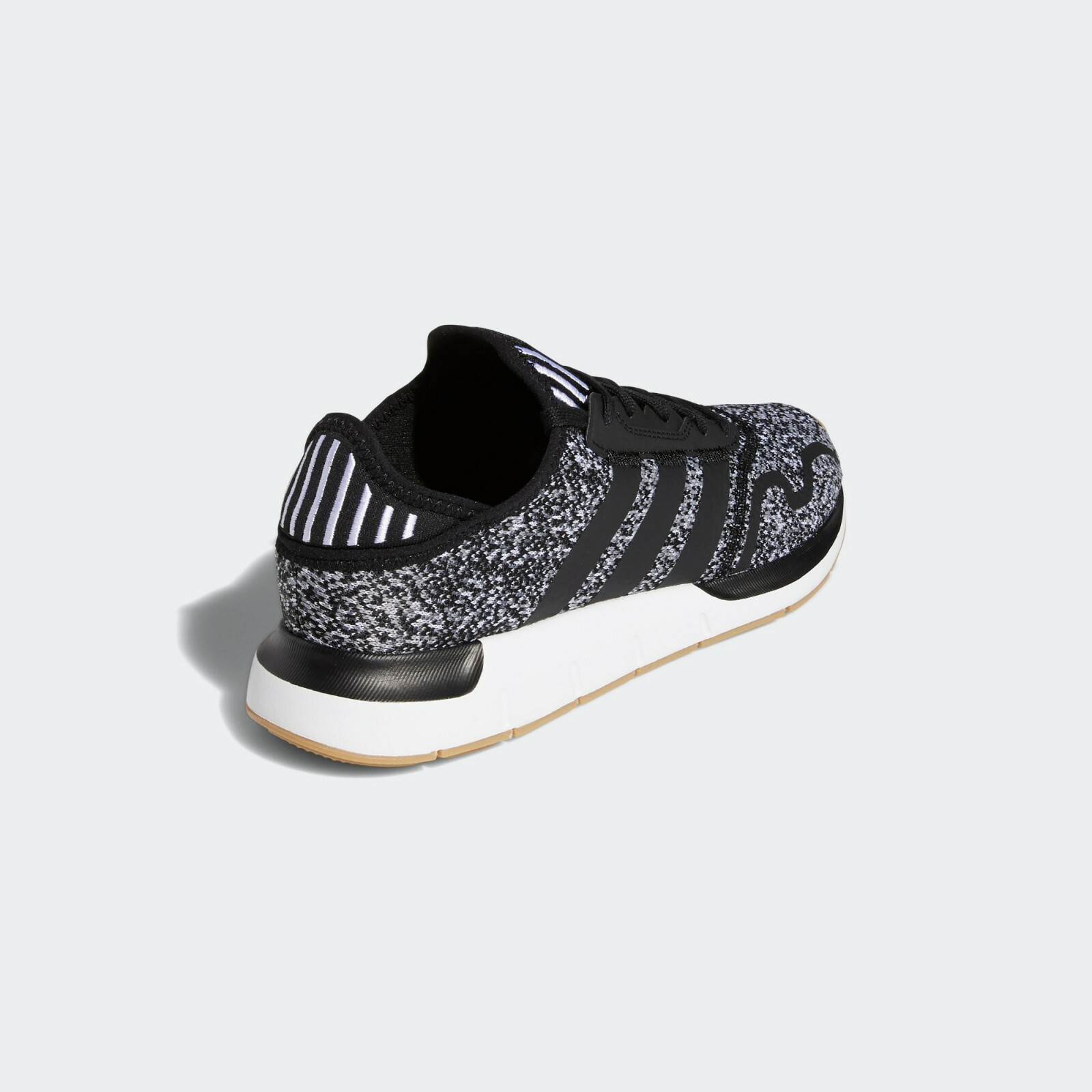 ADIDAS} ORIGINALS MEN'S SWIFT RUN X 