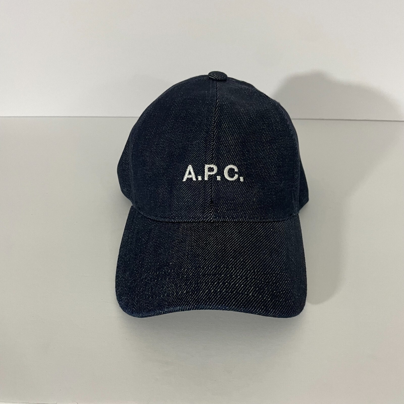 ＜A.P.C.＞CONT 56 ロゴ キャップ APC Hat Cap Strap Back Blue Denim Embroidered Logo Mens Size