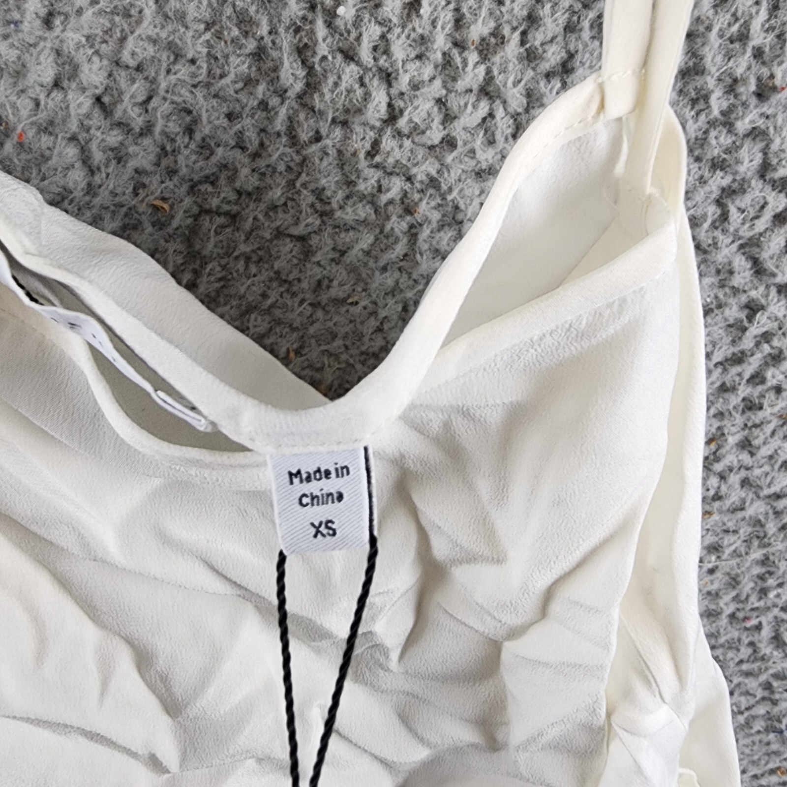 Equipment Femme Willow Silk Top Women's XS Nature White Adjustable Strap - Picture 10 of 15