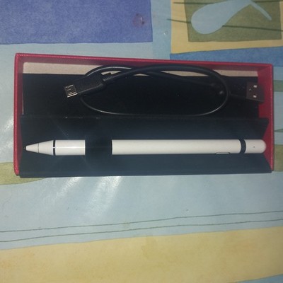 STYLET / STYLUS de marque MIXOO  Rechargeable cable fourni 30h de fonctionnement