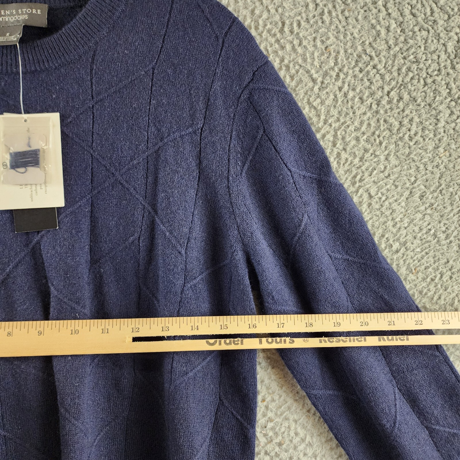 The Men's Store at Bloomingdale's Novelty Stitch Sweater Men's S Navy Blue L/S - Picture 7 of 13