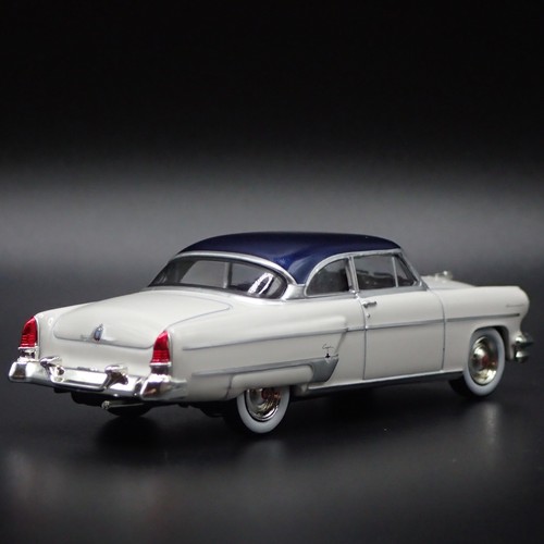 1954 54 LINCOLN CAPRI WHITE 1:64 SCALE COLLECTIBLE DIORAMA DIECAST MODEL CAR 1954 54 LINCOLN CAPRI WHITE 1:64 SCALE COLLECTIBLE DIORAMA DIECAST MODEL CAR