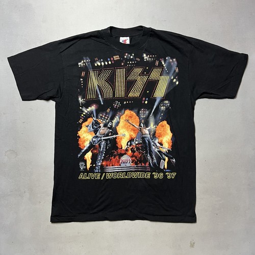 Vintage 1996-97 Kiss Alive/Worldwide Tour Concert T-Shirt Vintage 1996-97 Kiss Alive/Worldwide Tour Concert T-Shirt