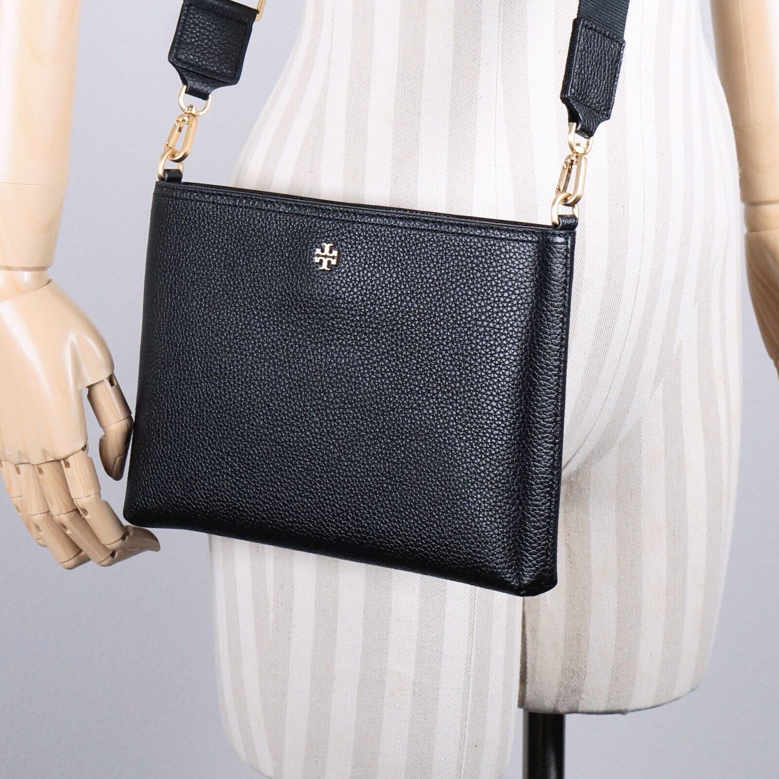 Tory Burch Blake Black Leather Crossbody Bag Purse Messenger Tory Burch Blake Black Leather Crossbody Bag Purse Messenger